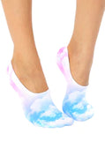 Model wearing Living Royal "Clouds" No-Show Liner Socks